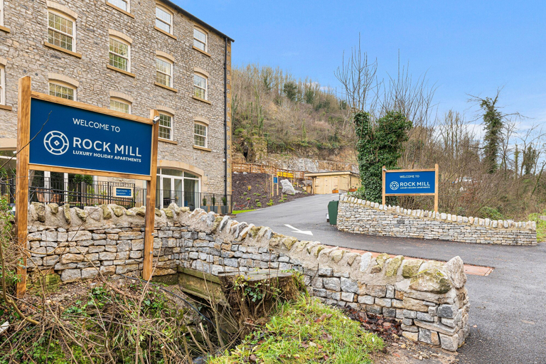 Room 5, Host Stay Rock Mill 42 Middleton, Derbyshire