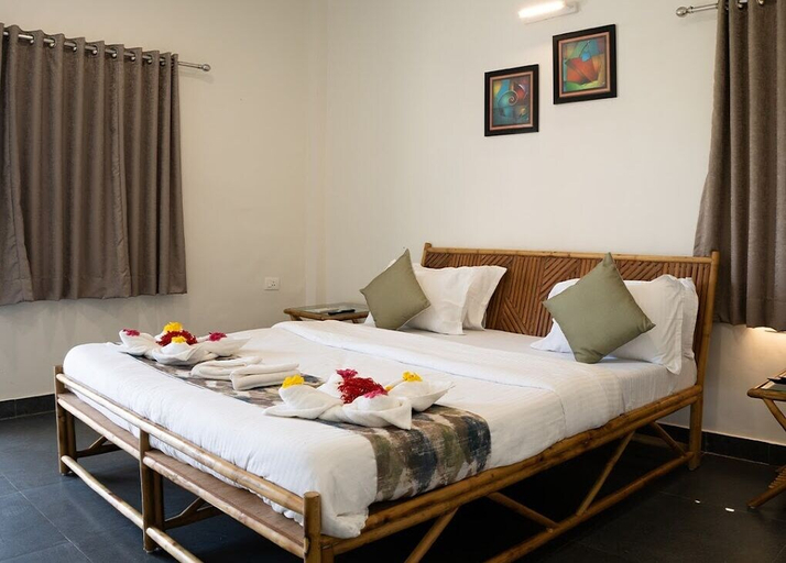 Bedroom 5, Fame Food Sayla, Surendranagar