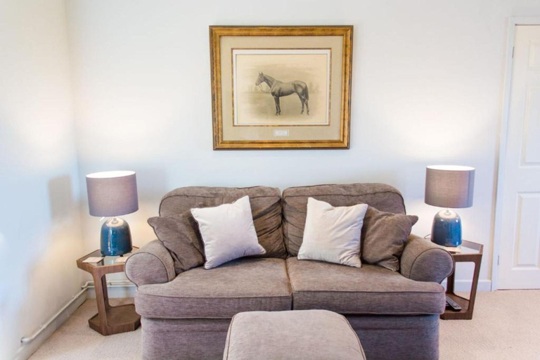 Room 4, Host Stay Laylands Yard, Norfolk