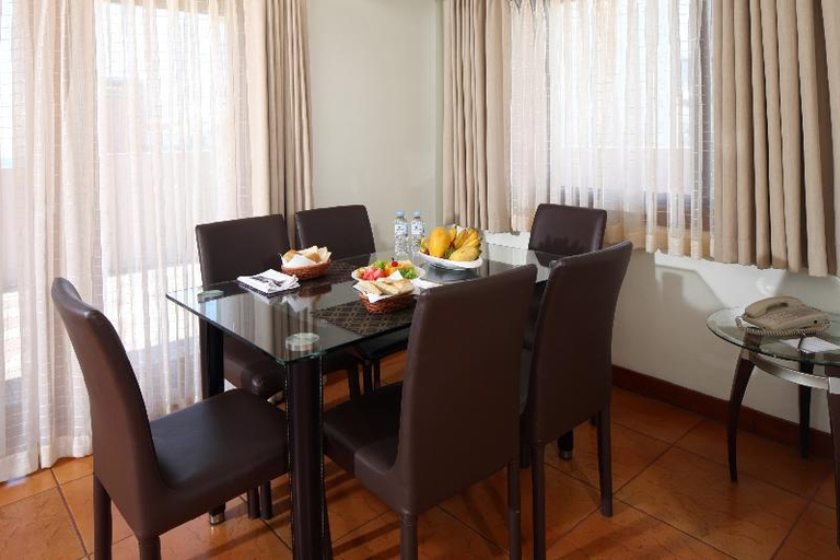 Dining Room 19