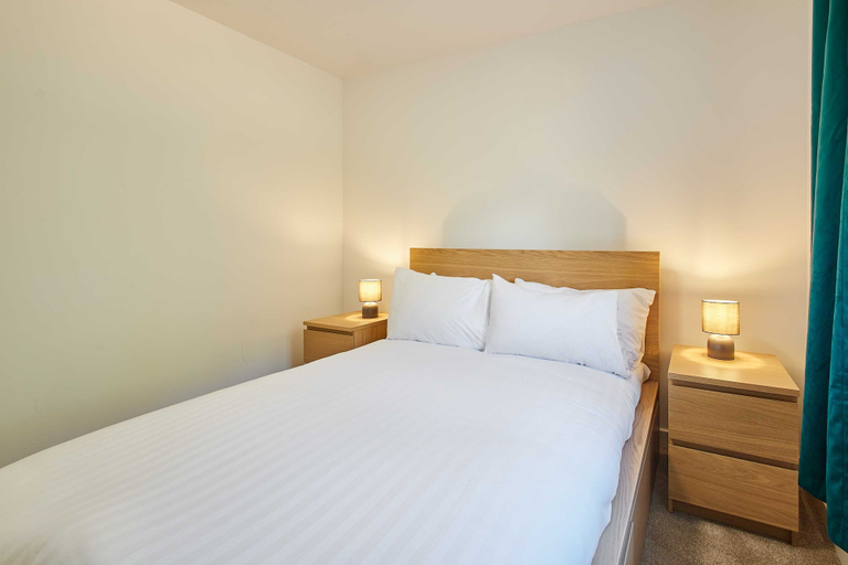 Room 5, Host Stay Aronora Guest House, Gateshead