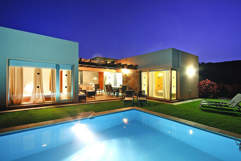 Pool 4, Holiday Home in Maspalomas With Private Pool, Las Palmas