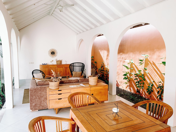 Dining Room 11