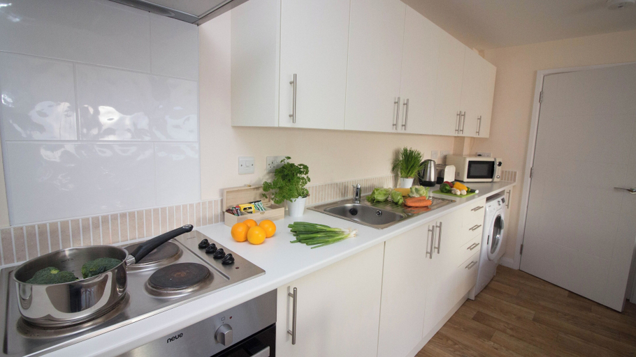 Others 5, Stayzo Stylish Accommodation in Southampton 10, Southampton