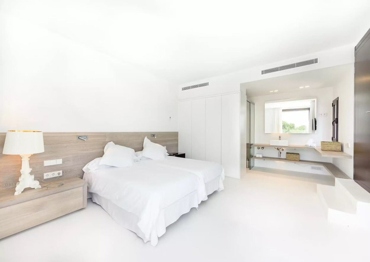 Room 5, Stylish Villa With Infinity Pool, Baleares