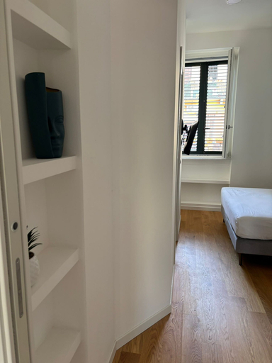 Room 5, Nice Apartment With Balcony, Milano