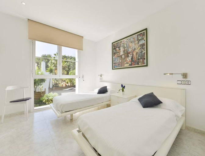 Room 5, Majestic Villa Near San Antonio, Baleares