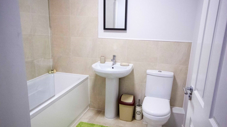 Others 3, Stayzo Self Catering Accommodation 3 -bradford UK, Bradford