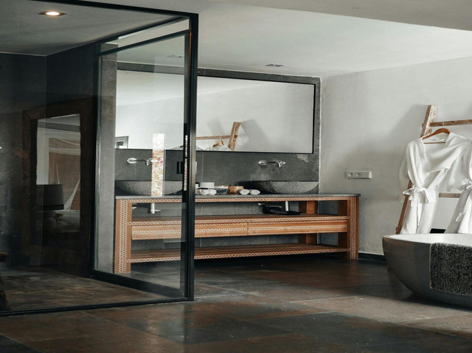 Bathroom 2, Luxurious Villa With Bright Terrace, Baleares