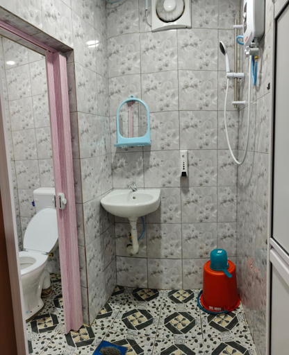 Bathroom 3, Santai Desa Chalet musleem 0nly, Cameron Highlands