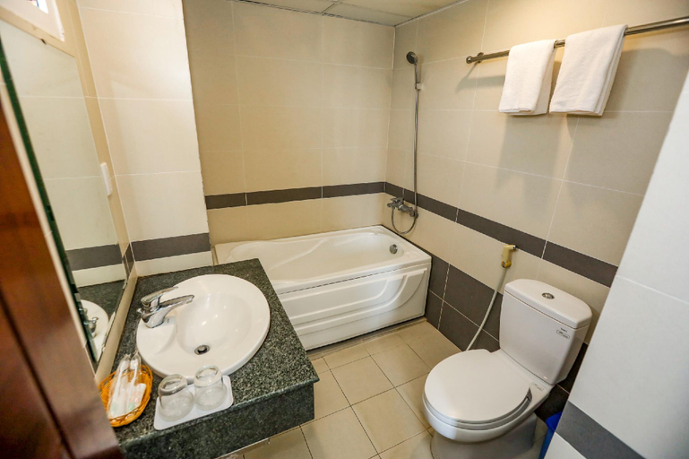 Bathroom 3, Caroline Sea Hotel, Vũng Tàu