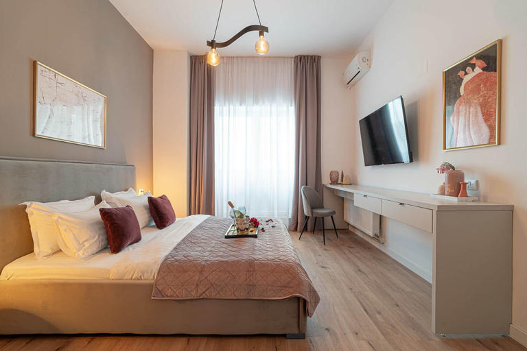 Room 3, Loggia Luxe 5BR Living in Universitatii Area, Municipiul Bucuresti