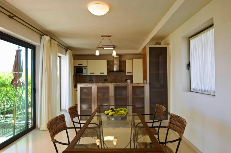 Dining 2, Holiday Home in Maspalomas With Terrace, Las Palmas