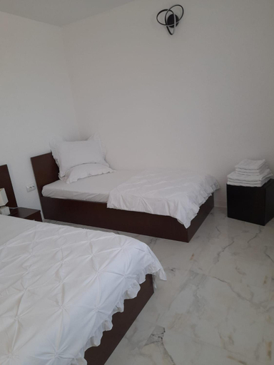 Others 3, Casa Darius,camere de inchiriat, Tuzla