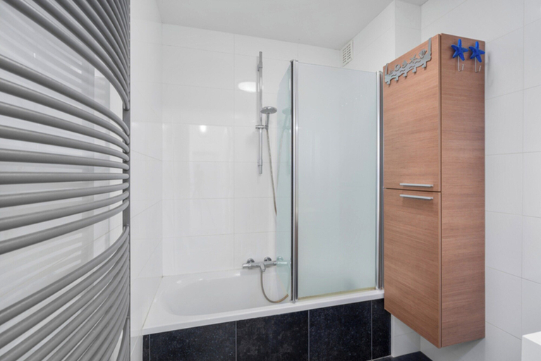 Bathroom 4, Apartment in Blankenberge With Sea Views, West-Vlaanderen