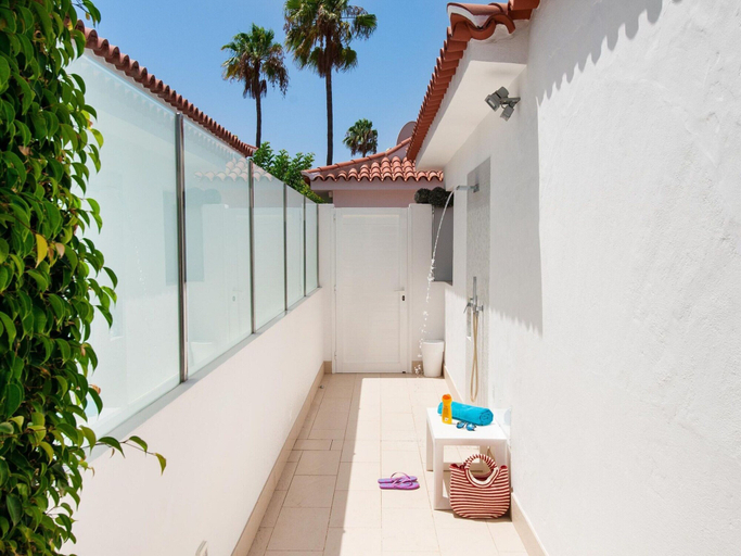Balcony 3, Central Bungalow With Communal Pool in Maspalomas, Las Palmas