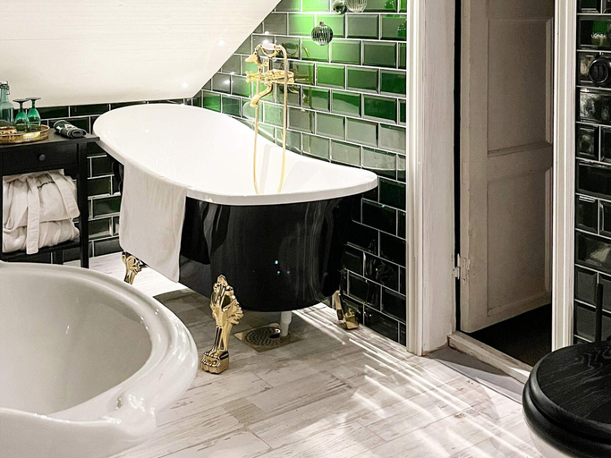 Bathroom 4, 4 Star Holiday Home in Stillingson