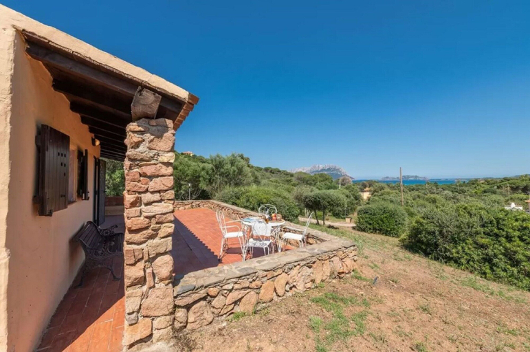 View from property, Lovely Apartment Near the sea, Olbia-Tempio