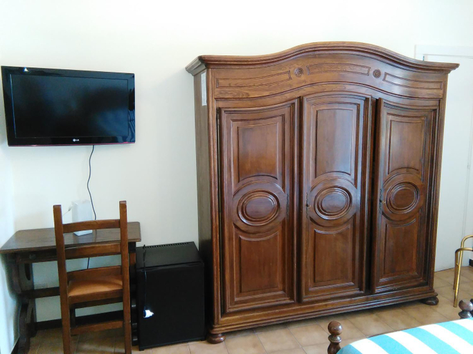 Bedroom 8