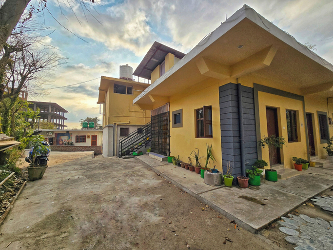 Exterior & Views 2, Dhauladhar Inn, Kangra