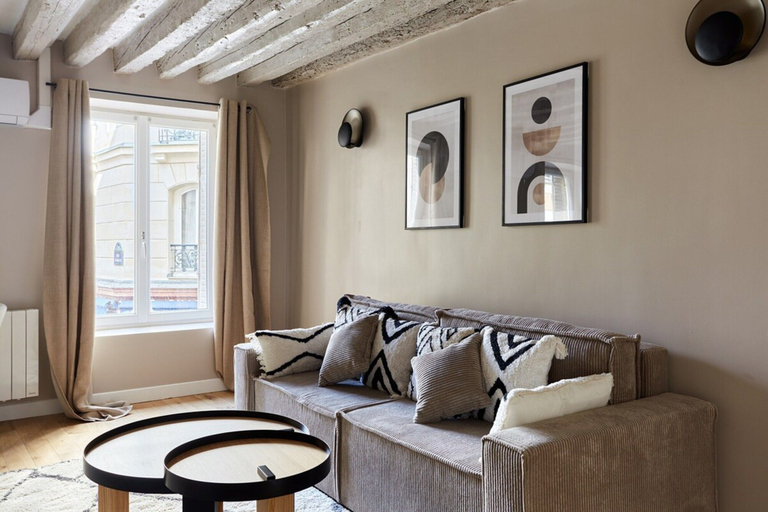 Living area 2, Charming new flat Le Marais/Beaubourg, Paris