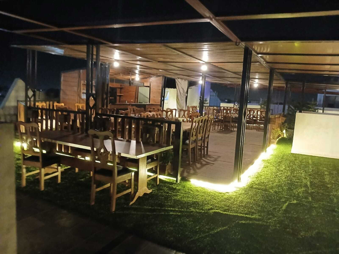 Food & Drinks