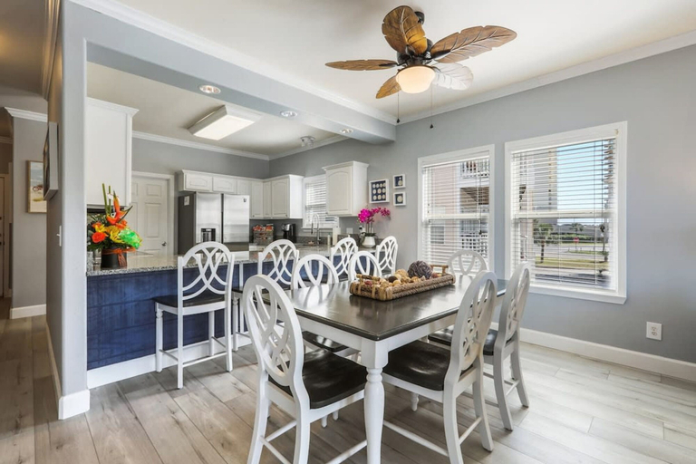 Room 2, Bama Barefoot Beach House- near beach pool, Baldwin