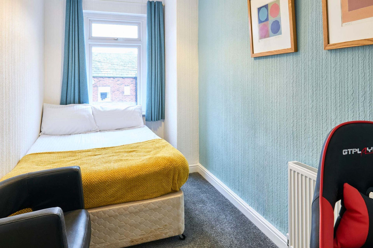 Room 5, Host Stay Thurstane Street, Bolton