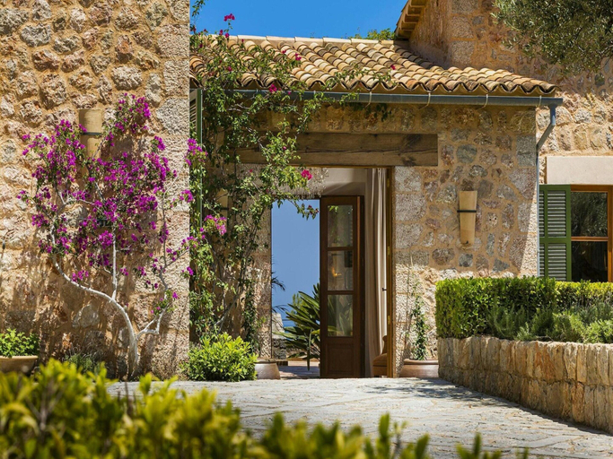 Exterior 2, Elegant Villa With Communal Space, Baleares