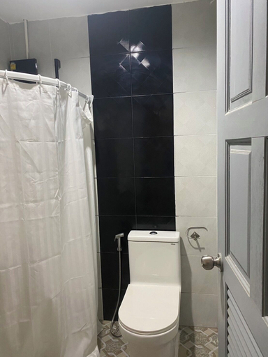 Bathroom 3, Five Loaves Beds Patong, Pulau Phuket