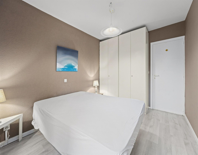 Room 4, Apartment in Blankenberge with Ocean Views, West-Vlaanderen