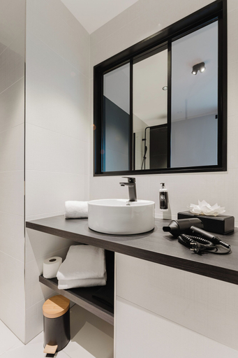 Bathroom 5, Les Lodges de Socrate, Eure
