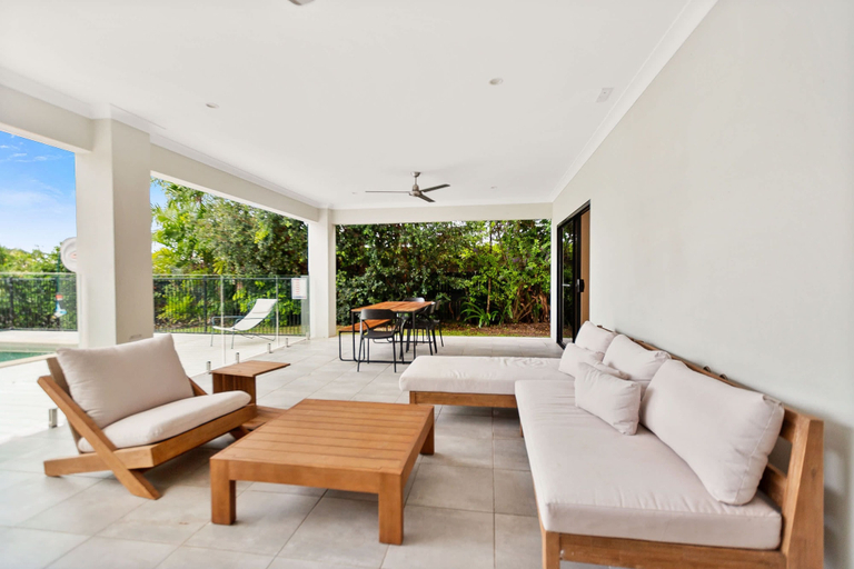 Room 5, Cove Retreat - Kid Pet and Pool Paradise, Cairns