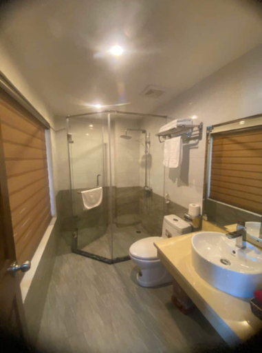 Bathroom 3, Kenny Hotel Ha Long, Hạ Long