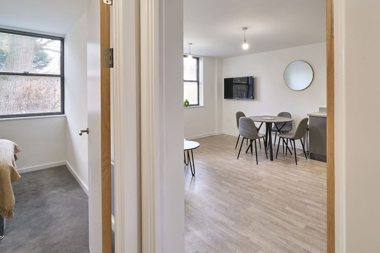 Room 5, Host Stay 23 Waterside Place, Somerset