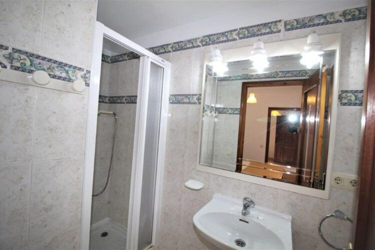 Bathroom 4, Apartments La Pineda, Playa de Pals, Girona