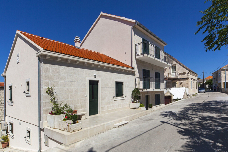Exterior & Views 2, Modern Villa in Povlja With Pool, Selca
