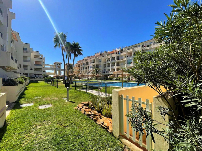 Pool 5, Apartment in Roquetas Near Playa Serena Beach, Almería