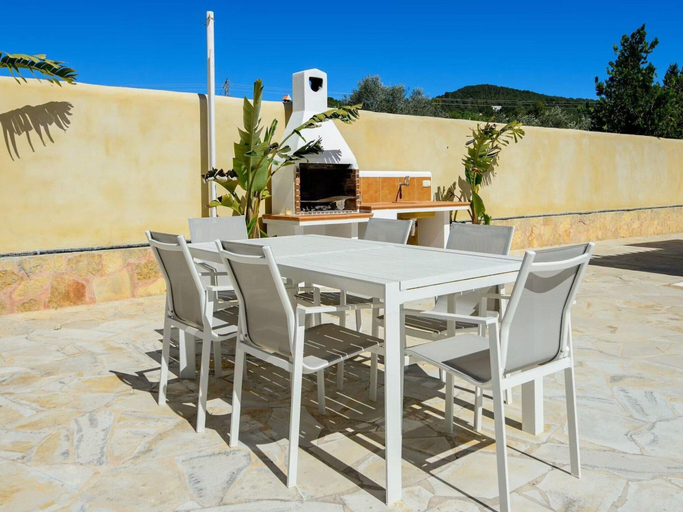 Dining 5, Attractive Villa With Private Pool, Madrid