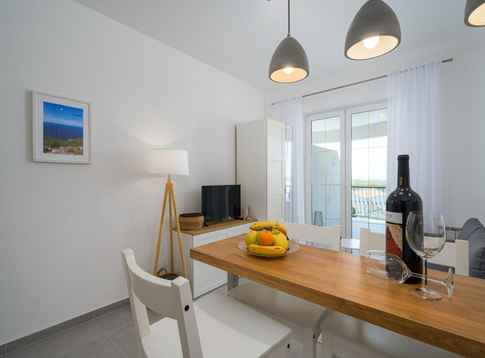Dining 3, Attractive Apartment With Garden, Poreč