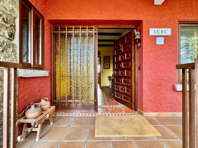Exterior detail, Rural Apartment With Private Garden, Madrid