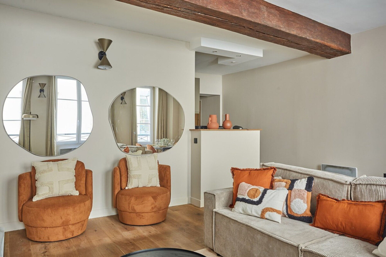 Living area 3, Charming Apartment Louvre Museum, Paris