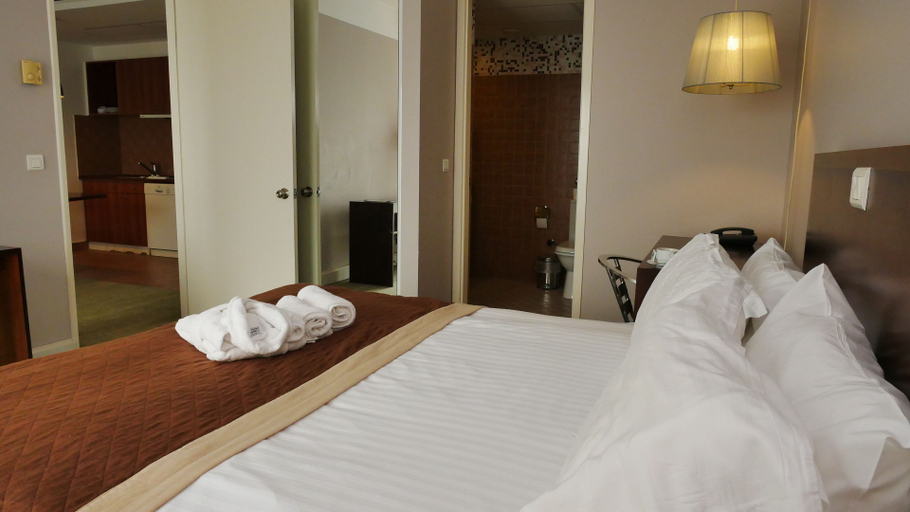 Others 2, Talen Otel, Tuzla