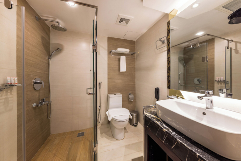 Bathroom 5, Grand Palace Hotel & Resorts Dhaka, Dhaka