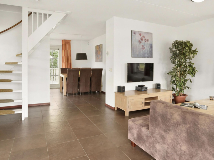 Living room 4, Bungalow by Water Near Rotterdam, Bernisse
