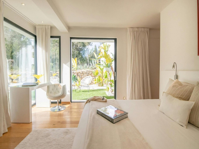 Room 2, Villa With Multiple Outdoor Terrace, Baleares