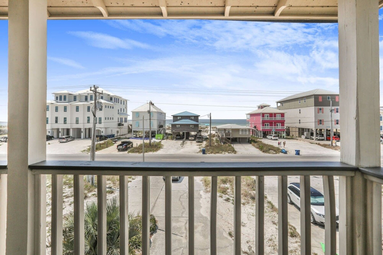 Room 5, Camp David Side A pvt Pool Beach View Sleeps 9, Baldwin