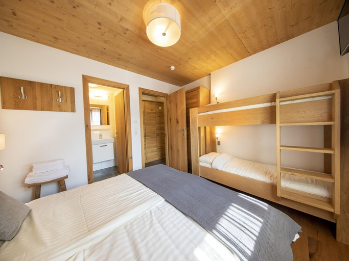 Room 3, Apartment in Neukirchen Near Ski Lift, Zell am See