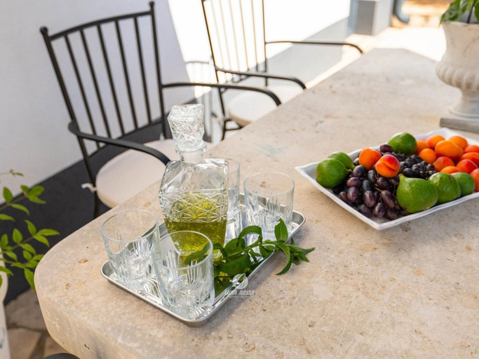 Dining 4, Adorable Home With Private Garden and Bubble Bath, Marčana