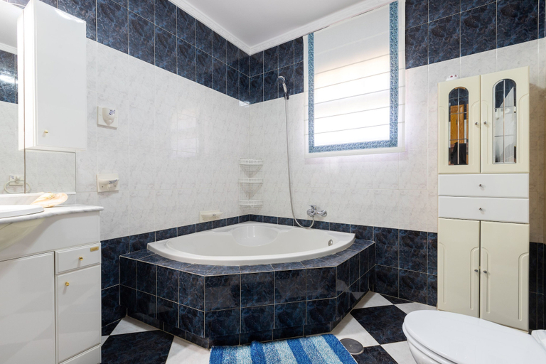Bathroom 5, El Descanso in Mijas, Málaga